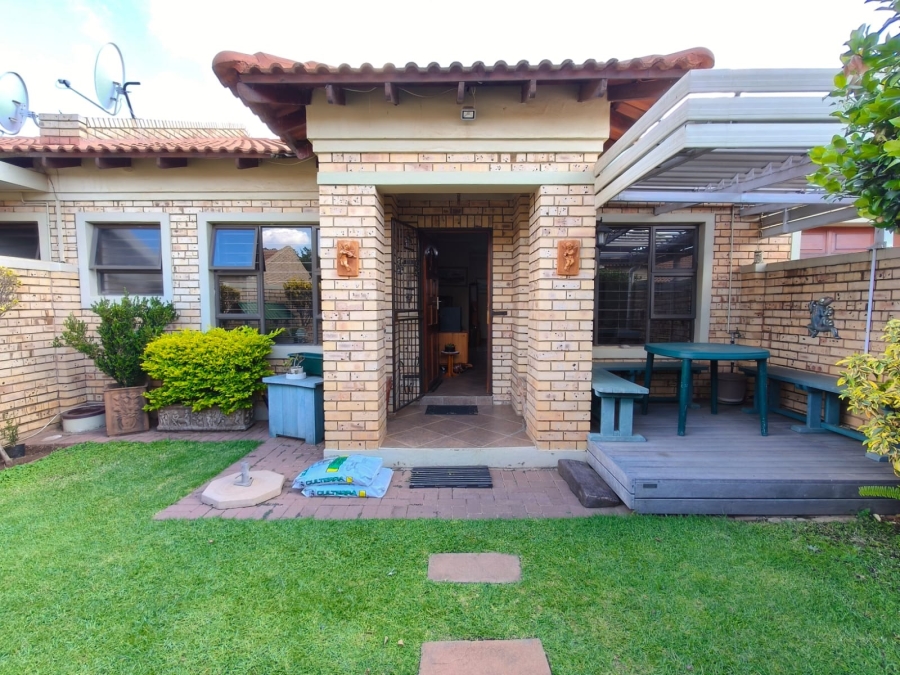 2 Bedroom Property for Sale in Potchefstroom North West